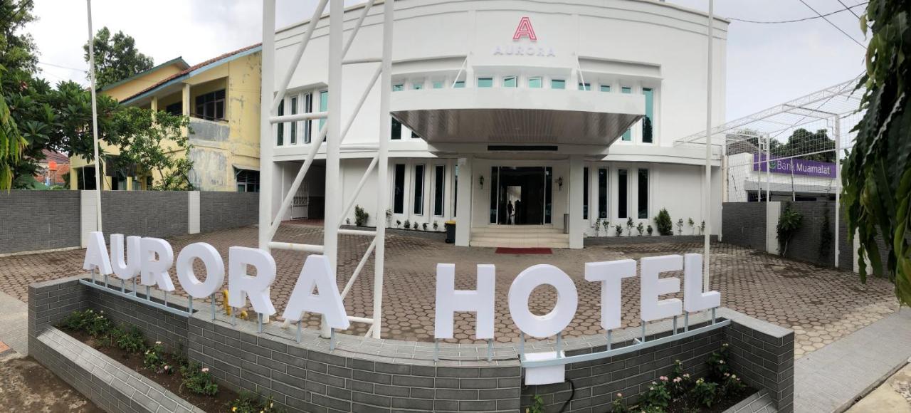 Aurora Hotel Siliwangi チルボン エクステリア 写真